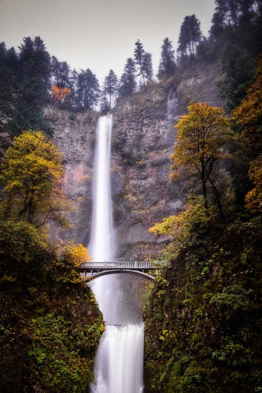 Early Ford Store >> Shooting Photos of Multnomah Falls Early Ford Store >> Shooting Photos of Multnomah Falls
